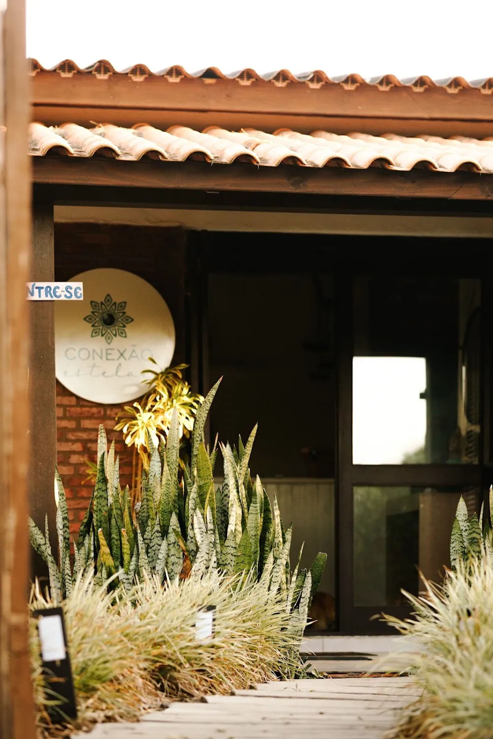 Fachada da sede da Conexão Estelar em Passo de Torres